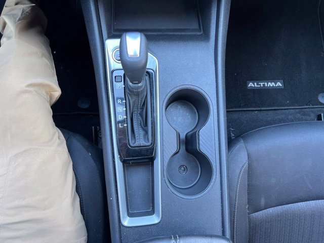 Used 2025 Nissan Altima 2.5 SV FWD image 19