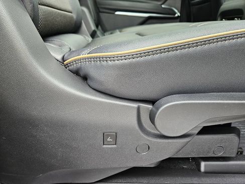 Used 2026 Chevrolet Traverse High Country w/ LPO, Floor Liner Package AWD/4WD image 35