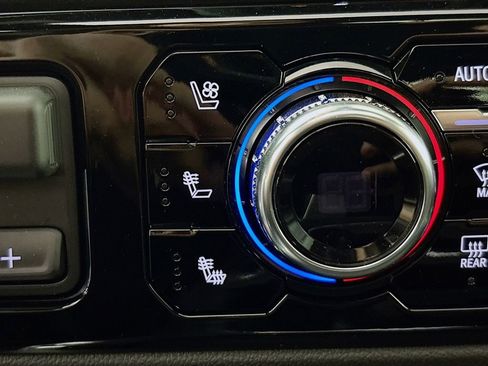 New 2025 GMC Sierra 3500 SLT w/ SLT Premium Package image 20