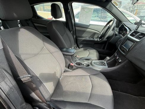 Used 2013 Dodge Avenger SE FWD image 10