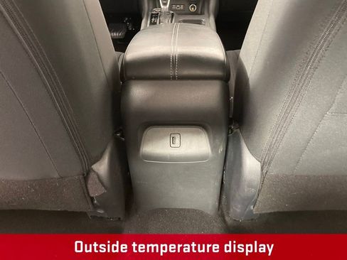 Used 2025 Nissan Sentra SV FWD image 16