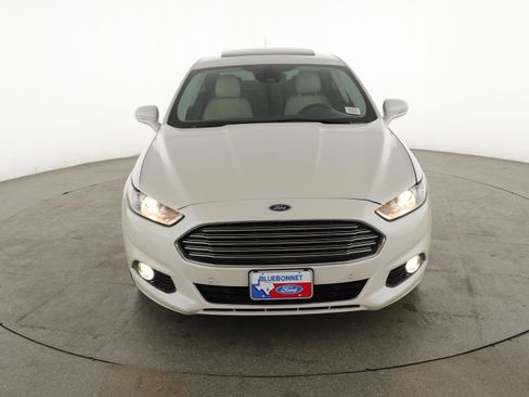 Used 2016 Ford Fusion Titanium image 2