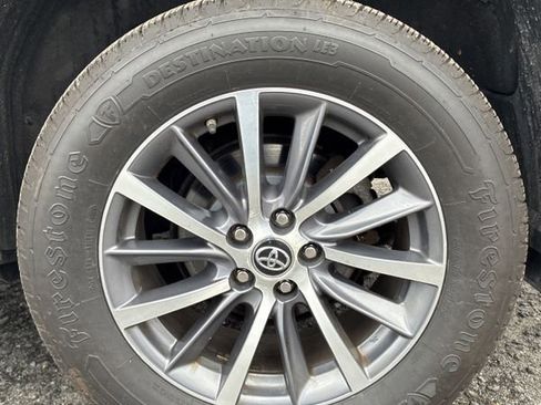 Used 2018 Toyota Highlander XLE image 20