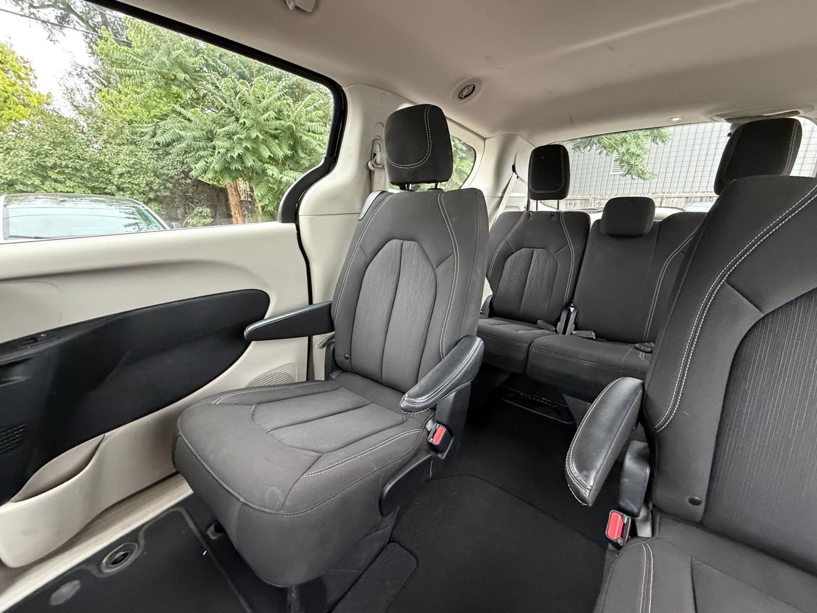 Used 2024 Chrysler Voyager LX FWD image 41