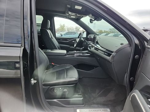 Used 2022 Cadillac Escalade ESV Sport w/ Touring Package AWD/4WD image 8