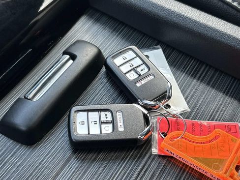Used 2022 Honda Pilot Elite image 43