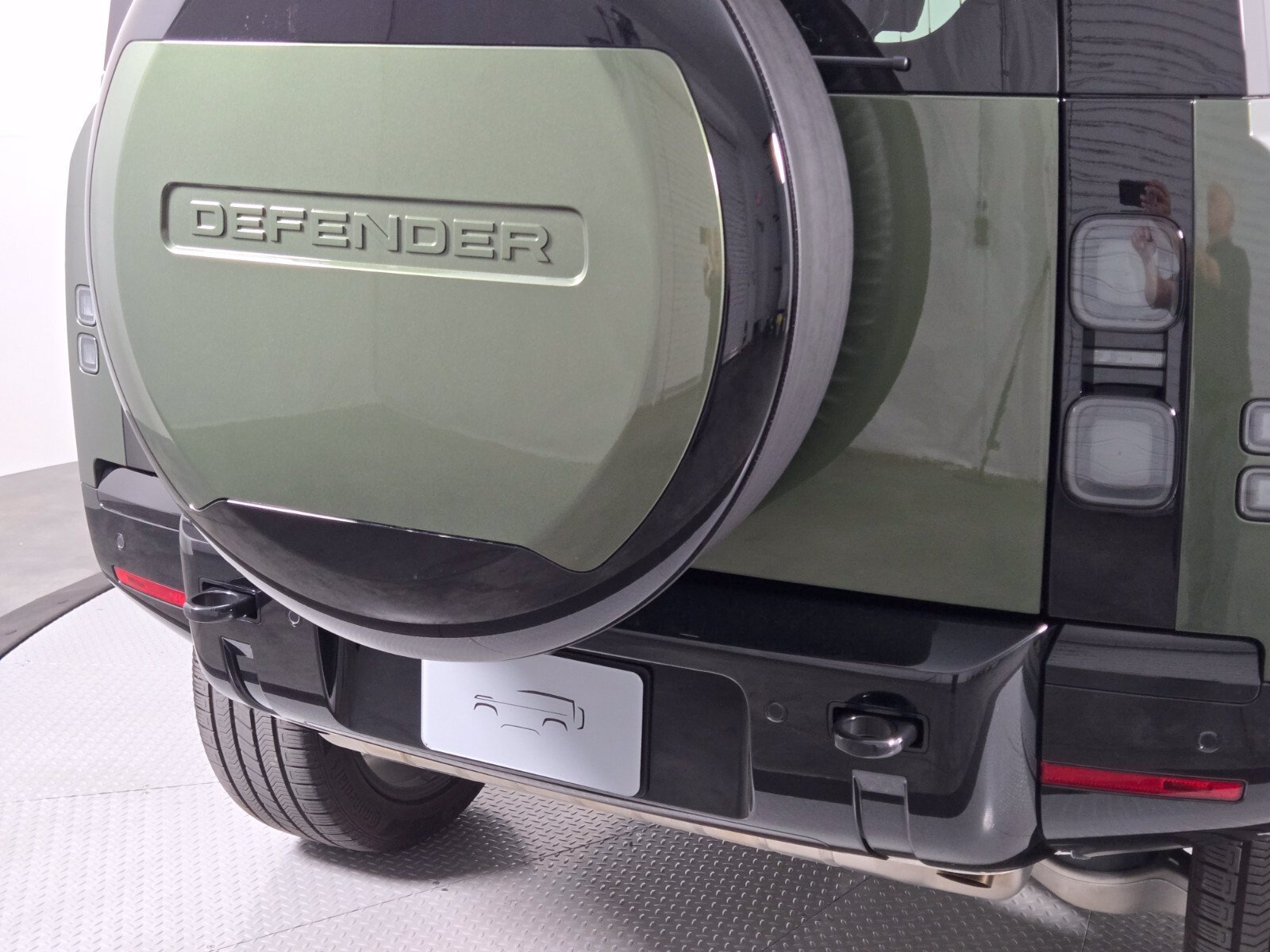 Used 2026 Land Rover Defender 110 X-Dynamic SE AWD/4WD image 7