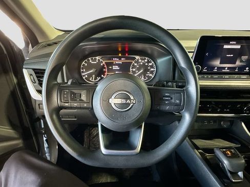 Used 2024 Nissan Rogue S FWD image 11