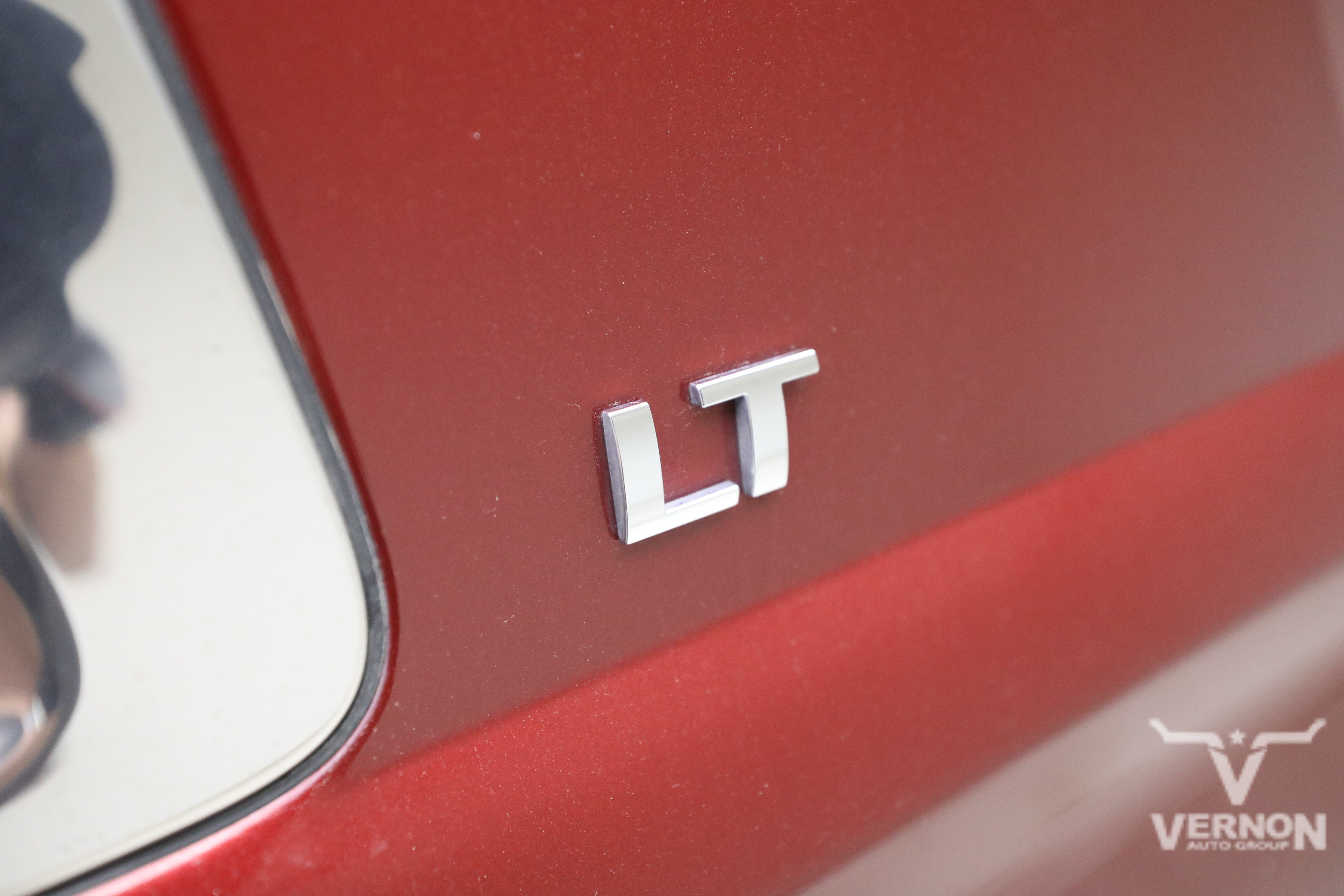 Used 2018 Chevrolet Suburban LT w/ Luxury Package RWD image 38