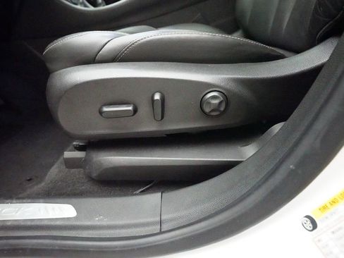 Used 2017 Buick Envision Essence FWD image 29