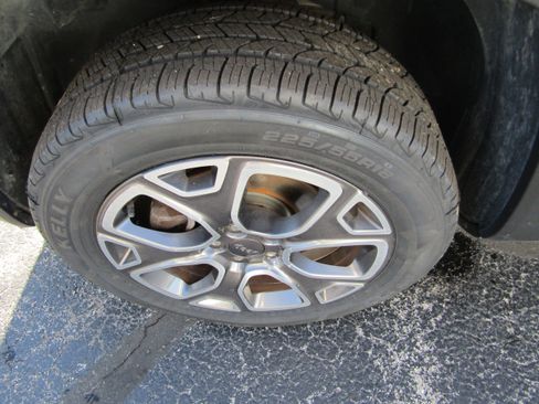 Used 2016 Jeep Renegade Limited w/ Safety & Security Group image 6