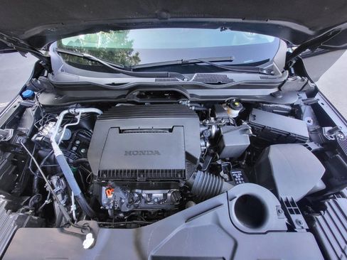 Used 2025 Honda Pilot Elite image 10