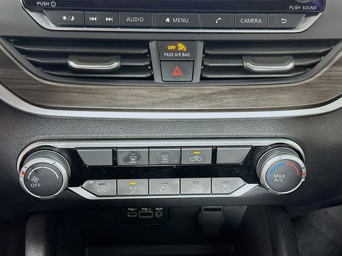 Used 2025 Nissan Altima 2.5 SV image 22