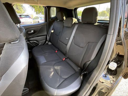 Used 2019 Jeep Renegade Altitude w/ Quick Order Package 2XM image 20