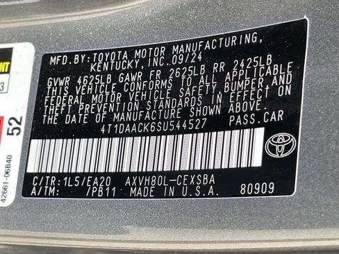 Used 2025 Toyota Camry SE FWD image 29