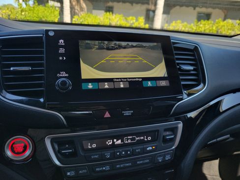 Used 2019 Honda Pilot Touring image 25