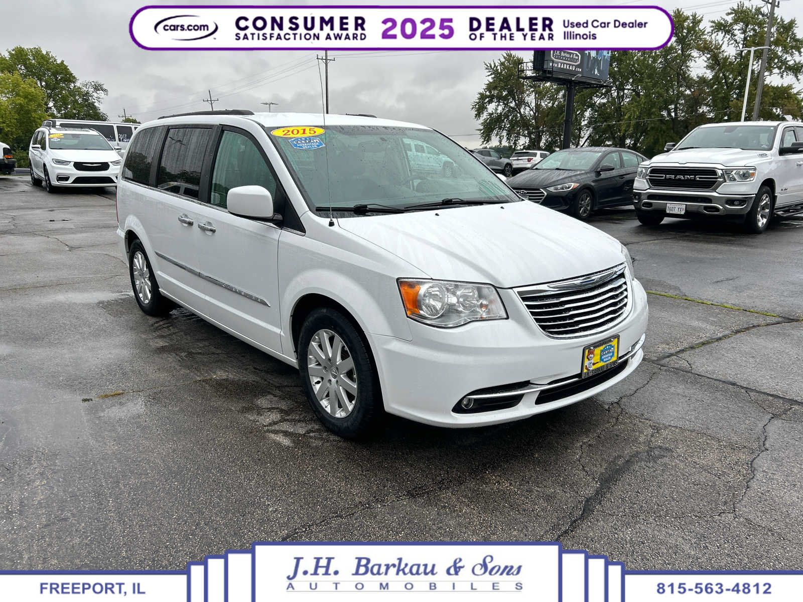 Used 2015 Chrysler Town & Country Touring w/ Driver Convenience Group FWD image 1