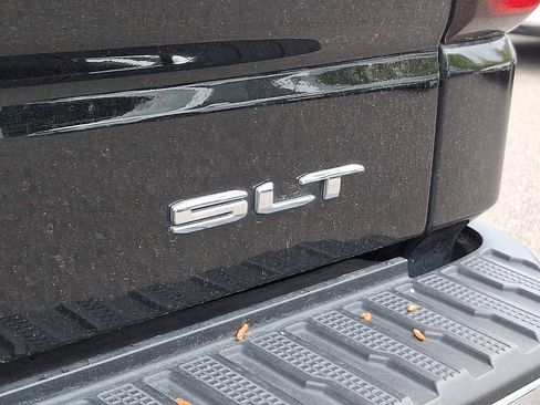 Used 2023 GMC Sierra 1500 SLT w/ SLT Premium Plus Package AWD/4WD image 33