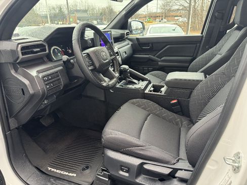 Used 2026 Toyota Tacoma SR5 image 8