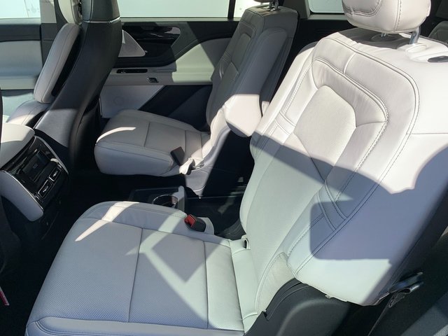 New 2027 Lincoln Aviator Reserve AWD/4WD image 16