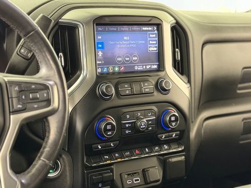 Used 2021 Chevrolet Silverado 1500 LT image 19