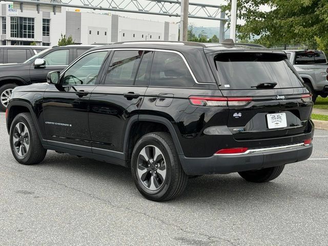 Used 2022 Jeep Grand Cherokee Limited 4xe w/ Luxury Tech Group II AWD/4WD image 12