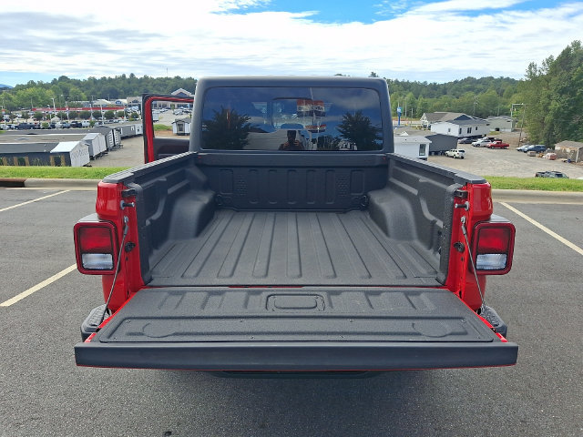 Used 2025 Jeep Gladiator Sport AWD/4WD image 29