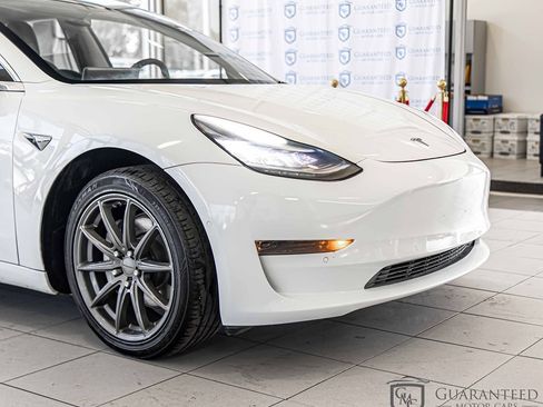 Used 2020 Tesla Model 3 Standard Range Plus image 3
