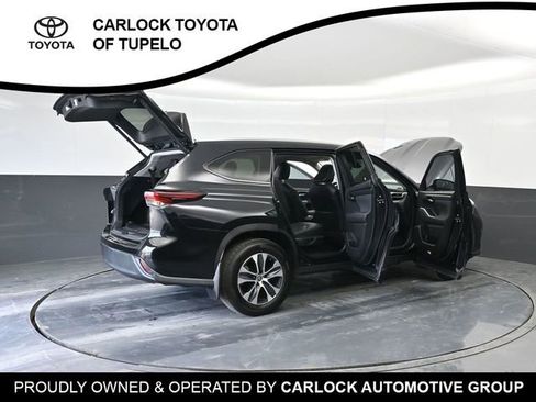 Used 2024 Toyota Highlander XLE image 52