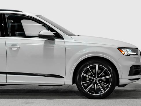 Used 2021 Audi Q7 3.0T Prestige w/ Prestige Package AWD/4WD image 12