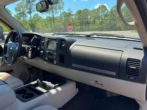 Used 2011 Chevrolet Silverado 3500 LT w/ Interior Plus Package AWD/4WD image 26
