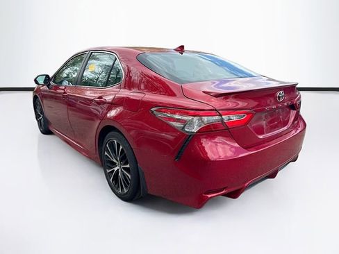 Used 2019 Toyota Camry SE image 5