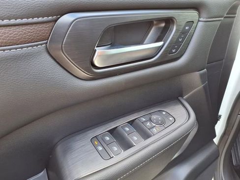 New 2025 Nissan Armada Platinum image 13