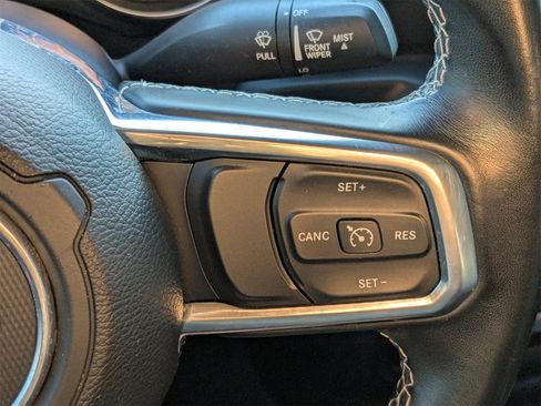 Used 2020 Jeep Wrangler Unlimited Sahara image 28