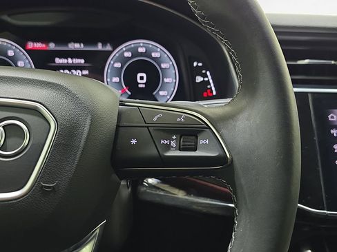 Used 2025 Audi Q8 Premium Plus image 21
