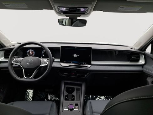 New 2025 Volkswagen Tiguan SE AWD/4WD image 19