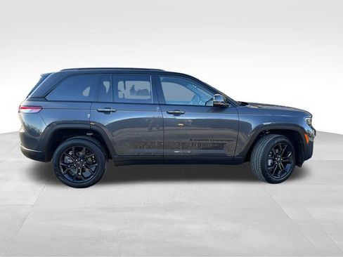 New 2025 Jeep Grand Cherokee Limited image 8
