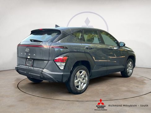 Used 2024 Hyundai Kona SE AWD/4WD image 3