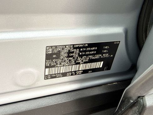 Used 2021 Toyota RAV4 XLE Premium AWD/4WD image 27