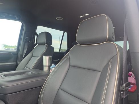 Used 2024 Chevrolet Tahoe Premier AWD/4WD image 47