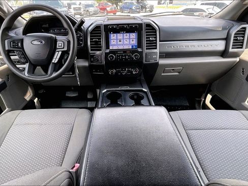 Used 2019 Ford F250 XLT w/ XLT Premium Package AWD/4WD image 7