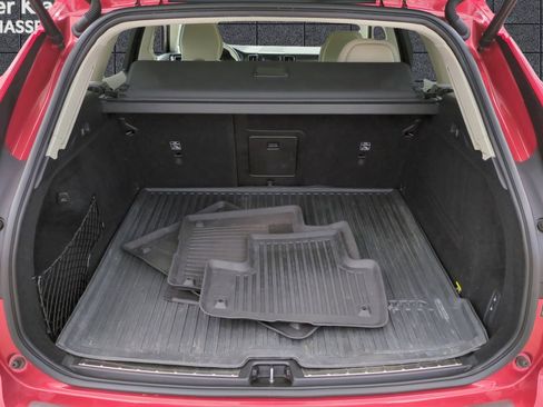 Used 2019 Volvo XC60 T5 Momentum w/ Premium Package image 13