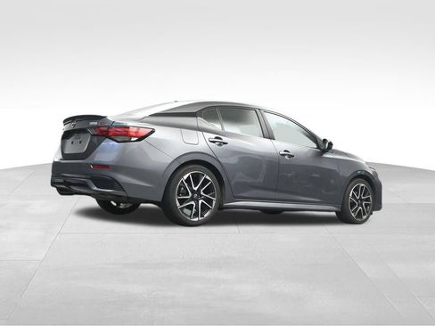 Used 2024 Nissan Sentra SR w/ SR Premium Package FWD image 14