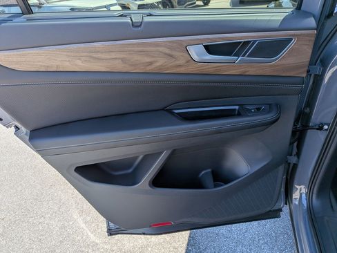 New 2026 Volkswagen Atlas SE FWD image 24