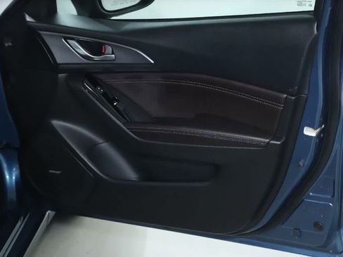 Used 2018 MAZDA MAZDA3 Grand Touring FWD image 31