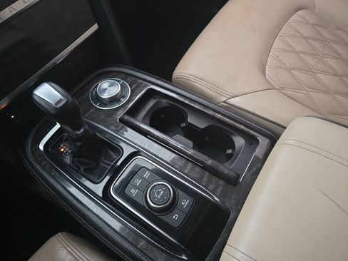 Used 2022 Nissan Armada Platinum AWD/4WD image 28