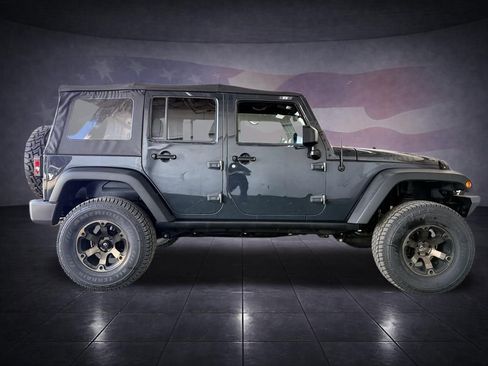 Used 2017 Jeep Wrangler Unlimited Willys image 21