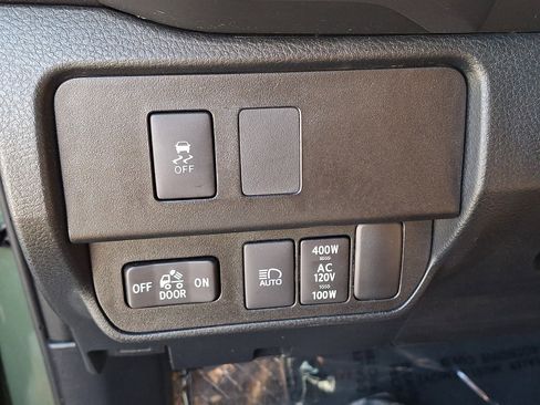 Used 2021 Toyota Tacoma TRD Off-Road w/ Technology Package AWD/4WD image 26