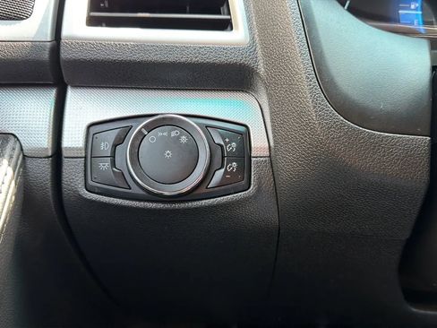 Used 2014 Ford Explorer XLT w/ Equipment Group 202A AWD/4WD image 15
