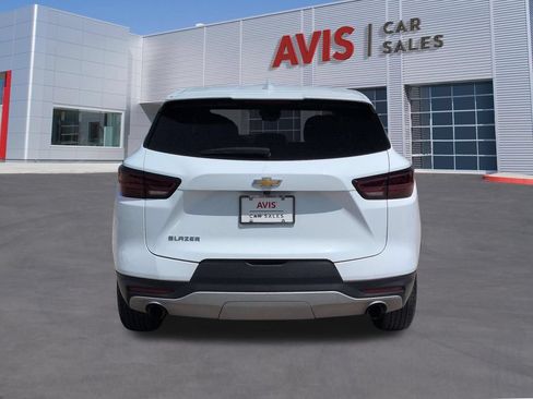 Used 2025 Chevrolet Blazer LT FWD image 7